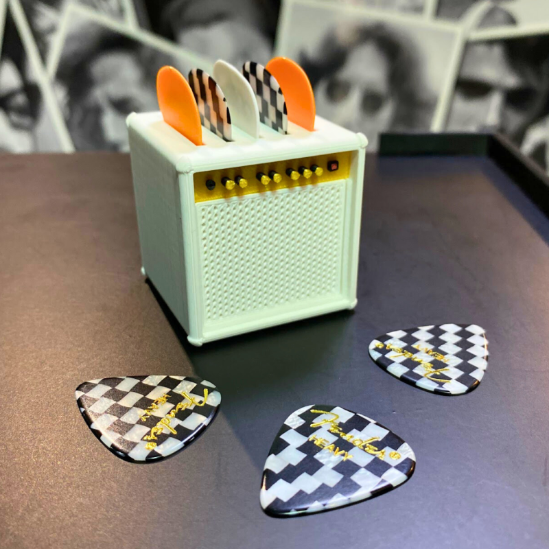 ROCKSTAR GUITAR BOX W Тримач медіаторів