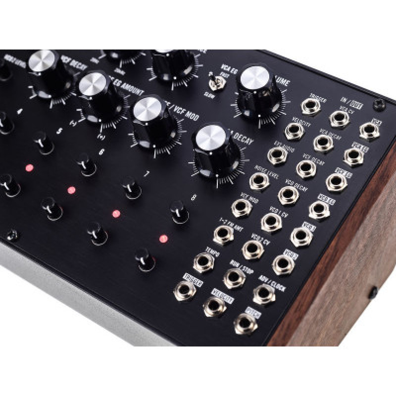 Синтезатор аналоговий MOOG DFAM