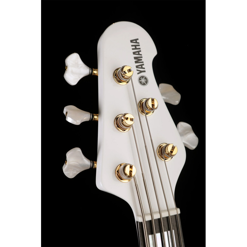 YAMAHA BBNE2 (White) Електрогітара