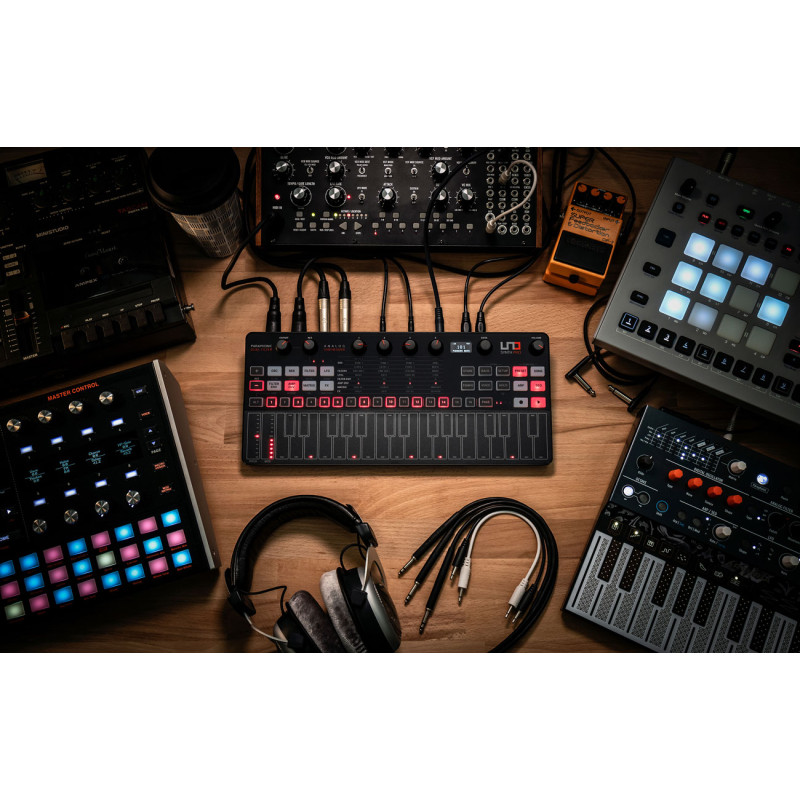 IK MULTIMEDIA UNO Synth Pro Desktop Black Edition Синтезатор