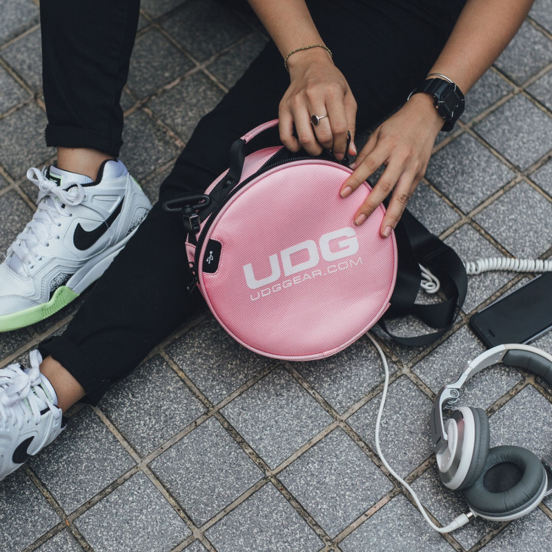 Ultimate DIGI Headphone Bag Pink