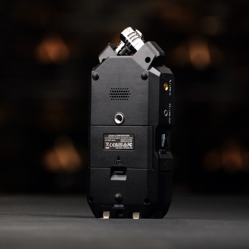 ZOOM H4essential