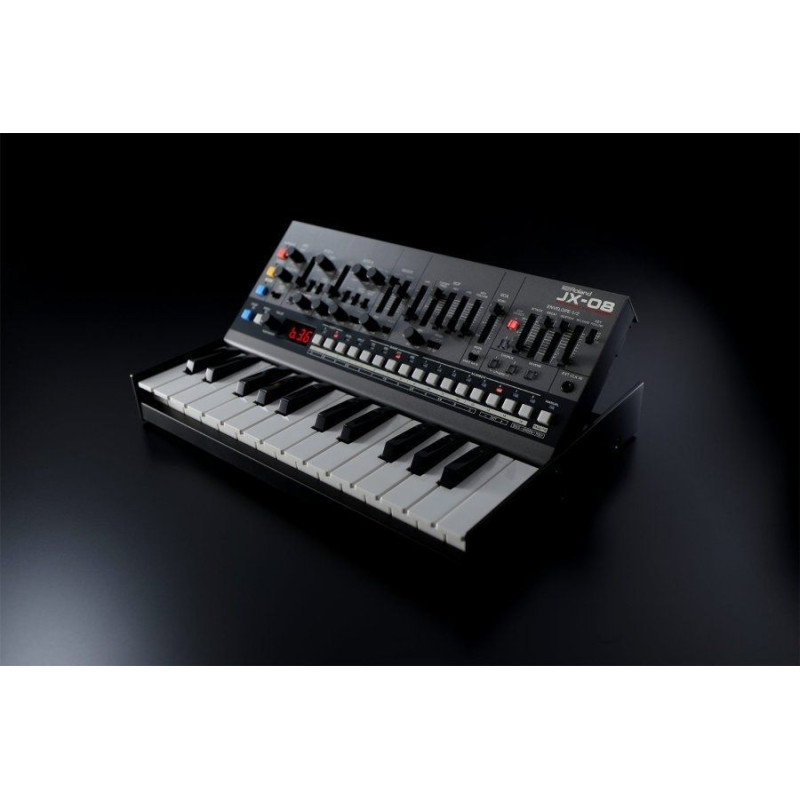 Синтезатор Roland JX-08