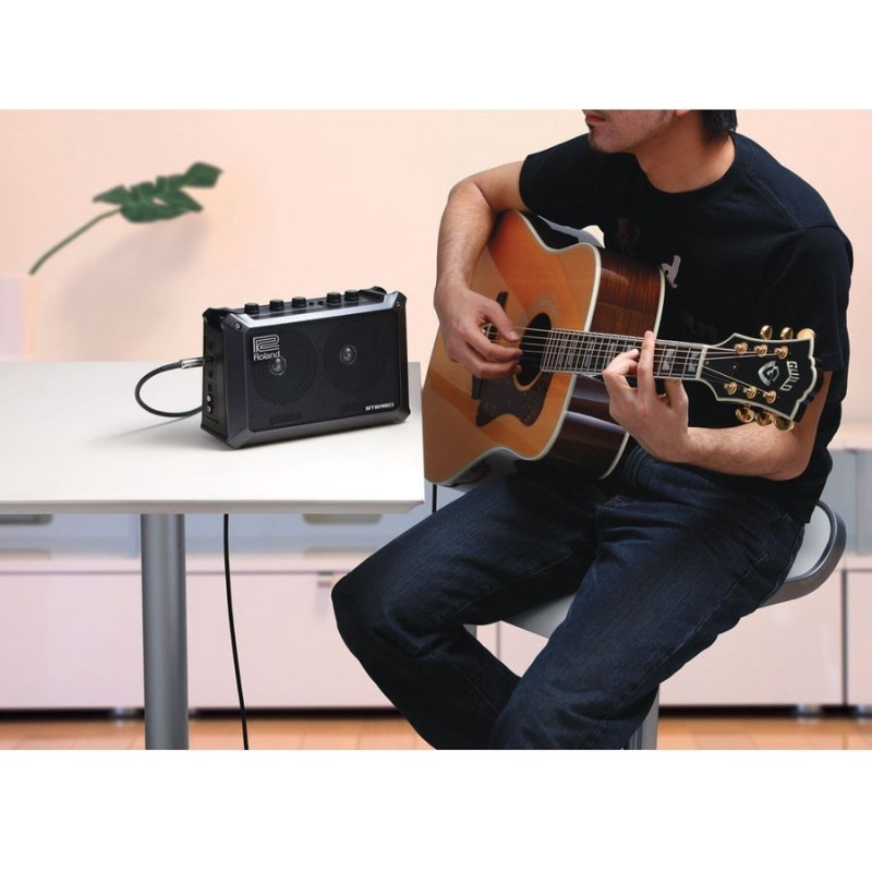 Комбоусилитель Roland Mobile Cube