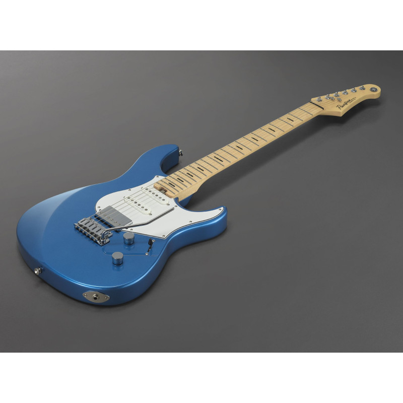 YAMAHA PACIFICA STANDARD PLUS (Sparkle Blue) Електрогітара