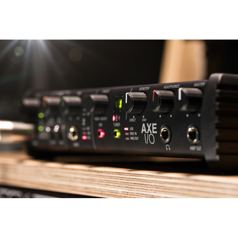 IK MULTIMEDIA AXE I/O + AmpliTube 5 MAX Bundle