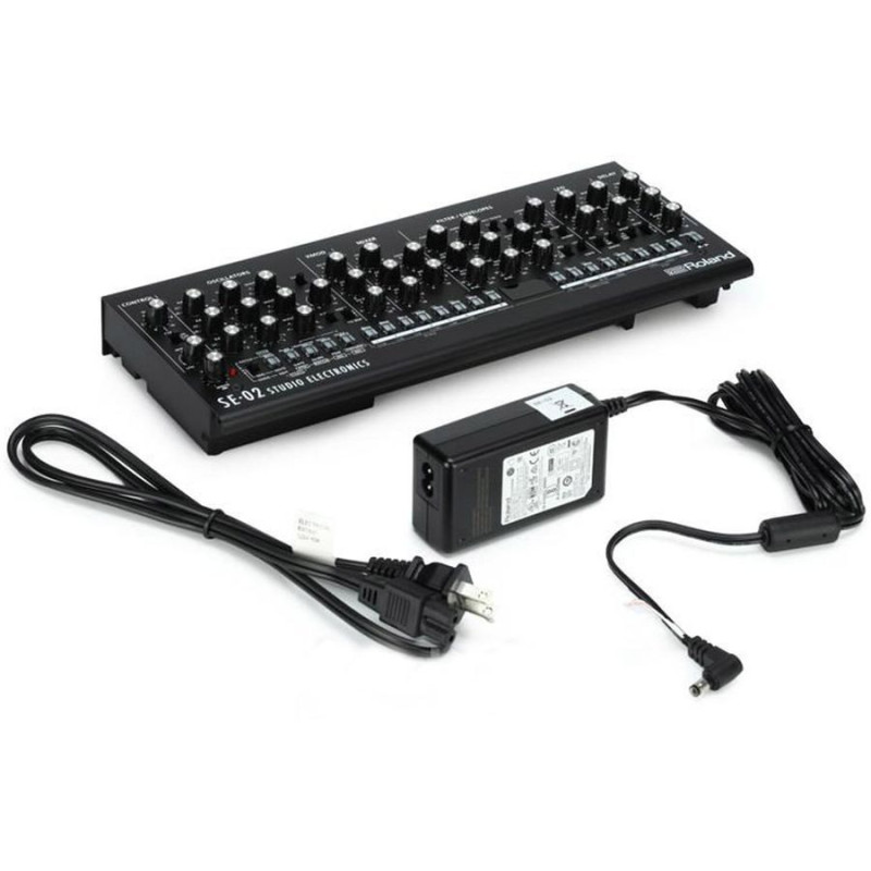 ROLAND SE-02 Аналоговий синтезатор