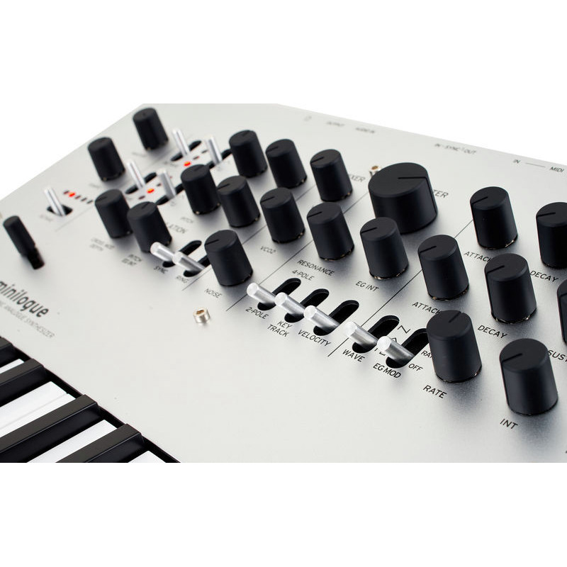 KORG MINILOGUE Синтезатор