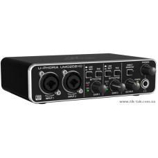 BEHRINGER UMC202HD Звуковая карта